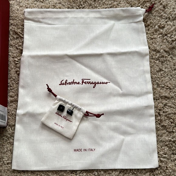 Salvatore Ferragamo Karine Black Patent Leather Pump NWT - Picture 2 of 13